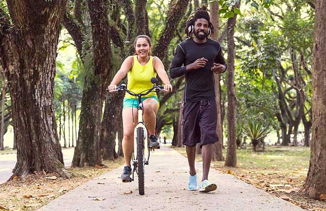 couple exercising during the heat in Bay Area